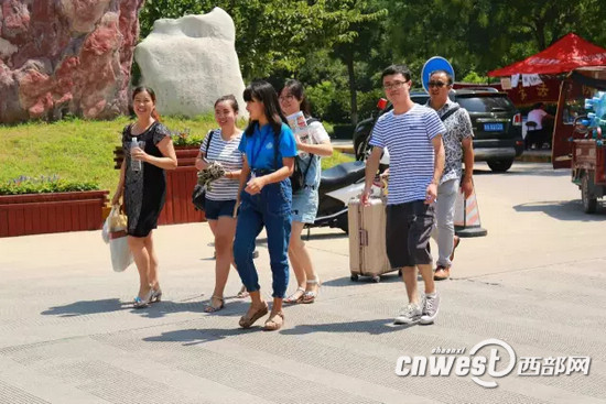 Уӭ_|R(lin)W(wng) УF(xin)